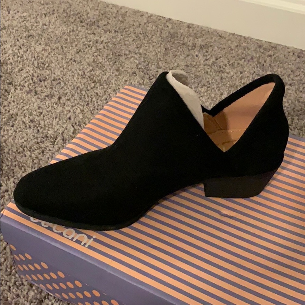 Shoes - Picture 2 of 2